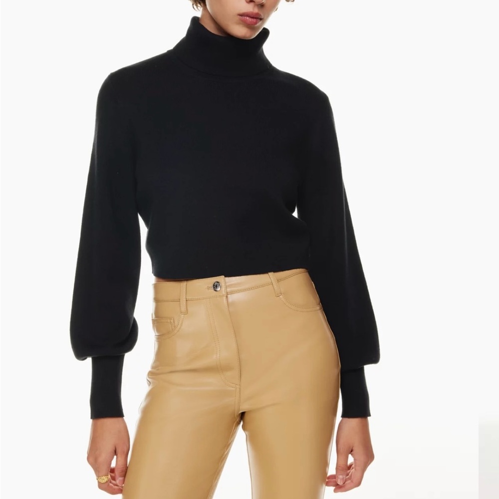 Wilfred Aritzia black cropped turtleneck sweater size small